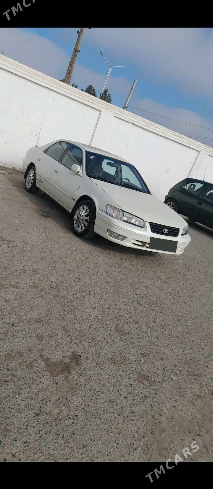 Toyota Camry 2000 - 185 000 TMT - Dänew - img 6