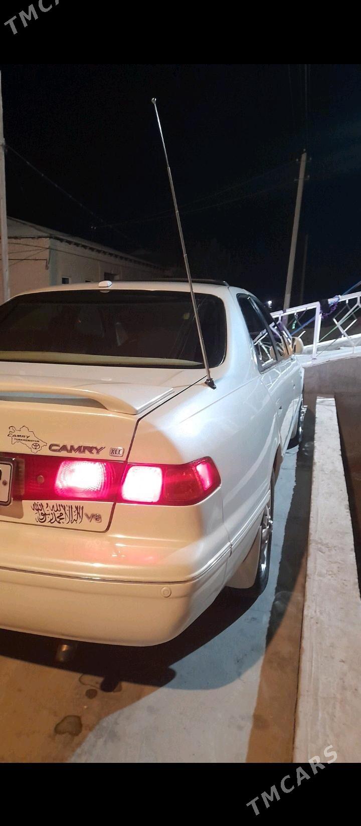 Toyota Camry 2000 - 185 000 TMT - Dänew - img 7