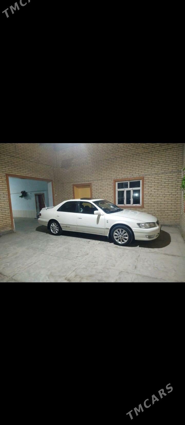 Toyota Camry 2000 - 185 000 TMT - Dänew - img 3