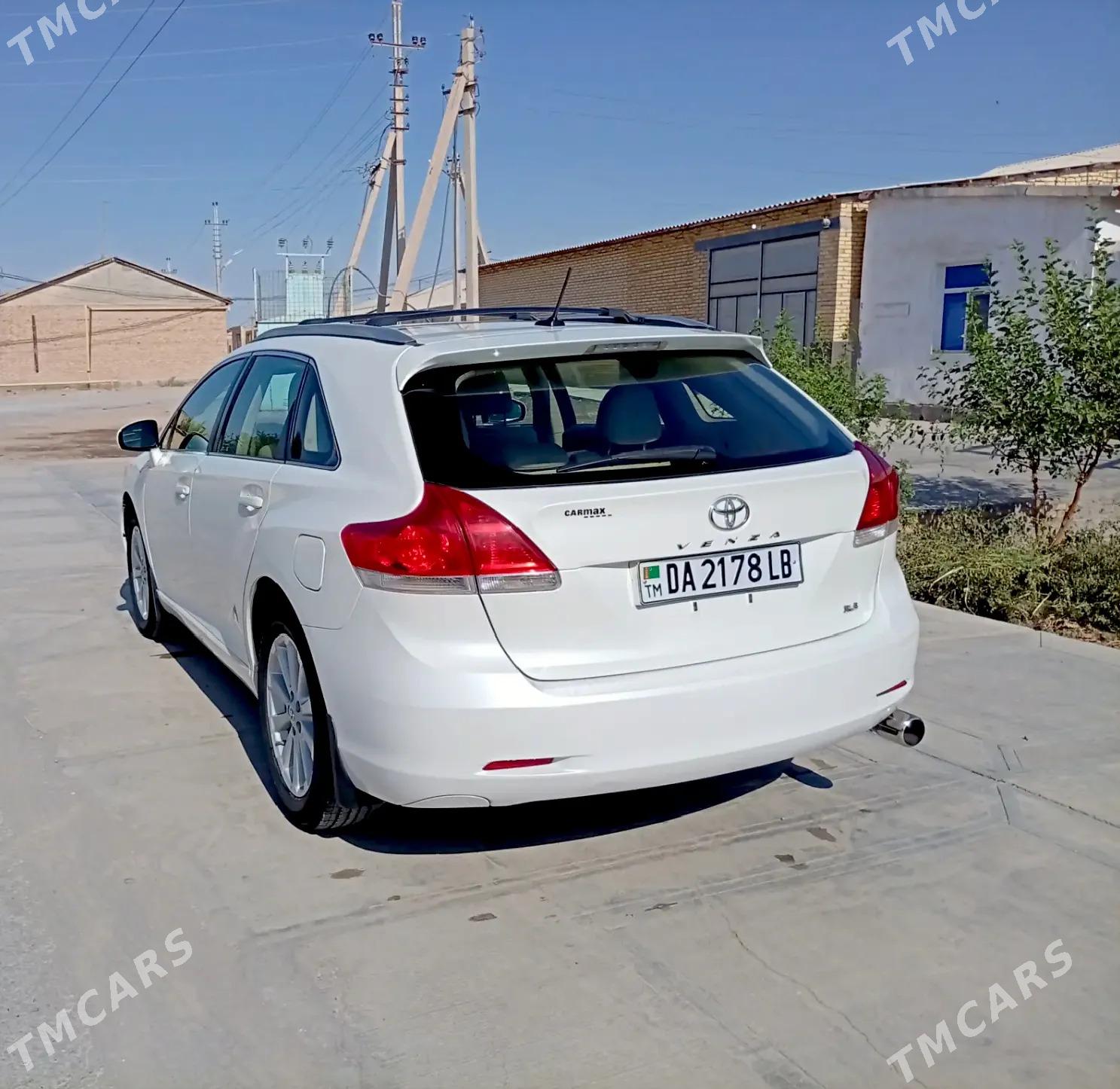 Toyota Venza 2009 - 195 000 TMT - Керки - img 1