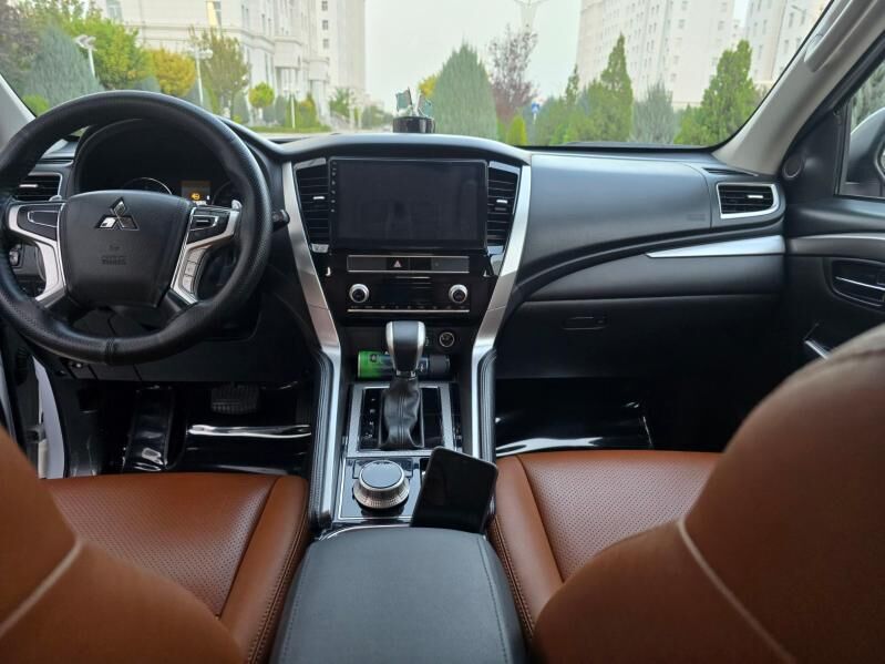 Mitsubishi Pajero 2020 - 440 000 TMT - ул. Подвойского (Битарап Туркменистан шаёлы) - img 5