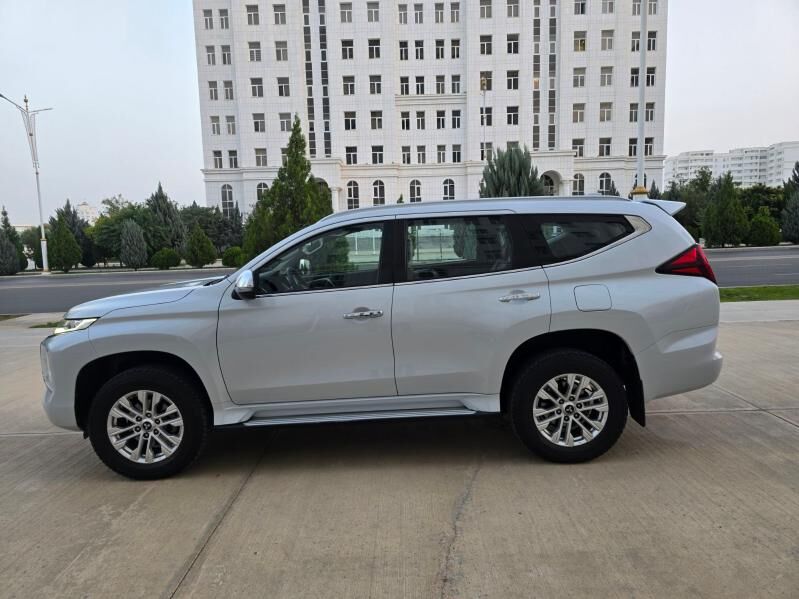Mitsubishi Pajero 2020 - 440 000 TMT - ул. Подвойского (Битарап Туркменистан шаёлы) - img 8