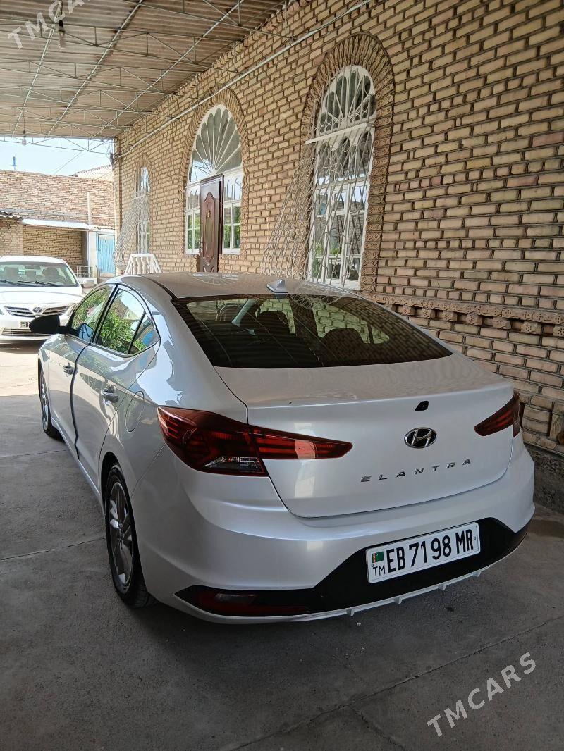 Hyundai Elantra 2019 - 210 000 TMT - Мары - img 2