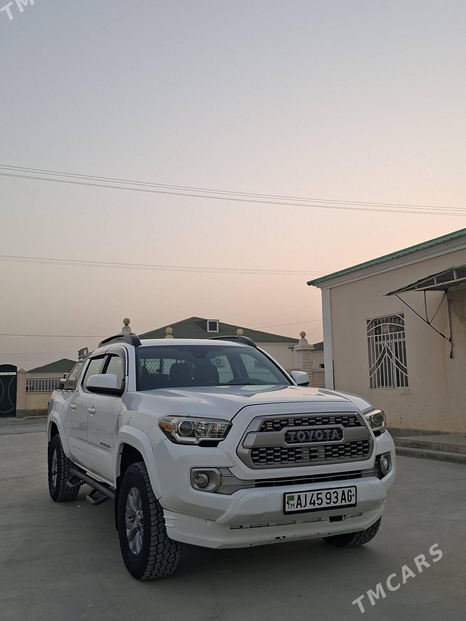Toyota Tacoma 2019 - 400 000 TMT - Ашхабад - img 1
