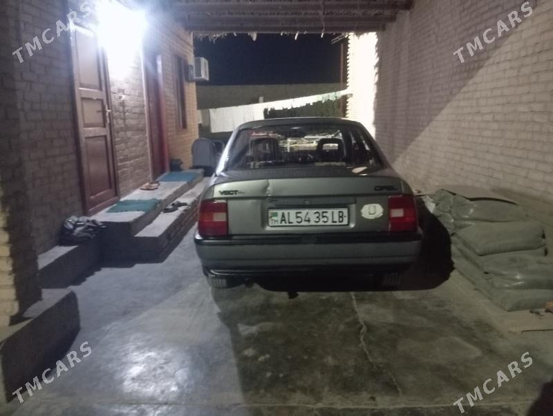 Opel Vectra 1991 - 35 000 TMT - Чарджоу - img 2