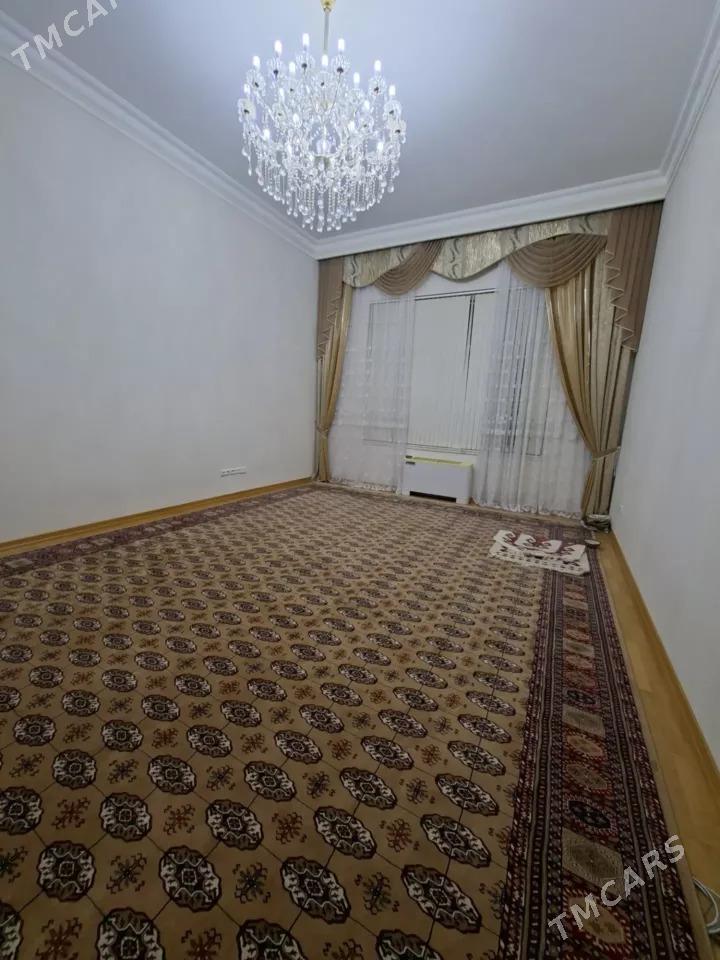 Çehow elitka 9 et 4kom 200m2 - Çehow köç. (A.Nyýazow şaýoly) - img 6