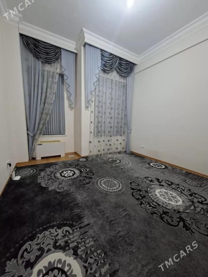Çehow elitka 9 et 4kom 200m2 - Çehow köç. (A.Nyýazow şaýoly) - img 4