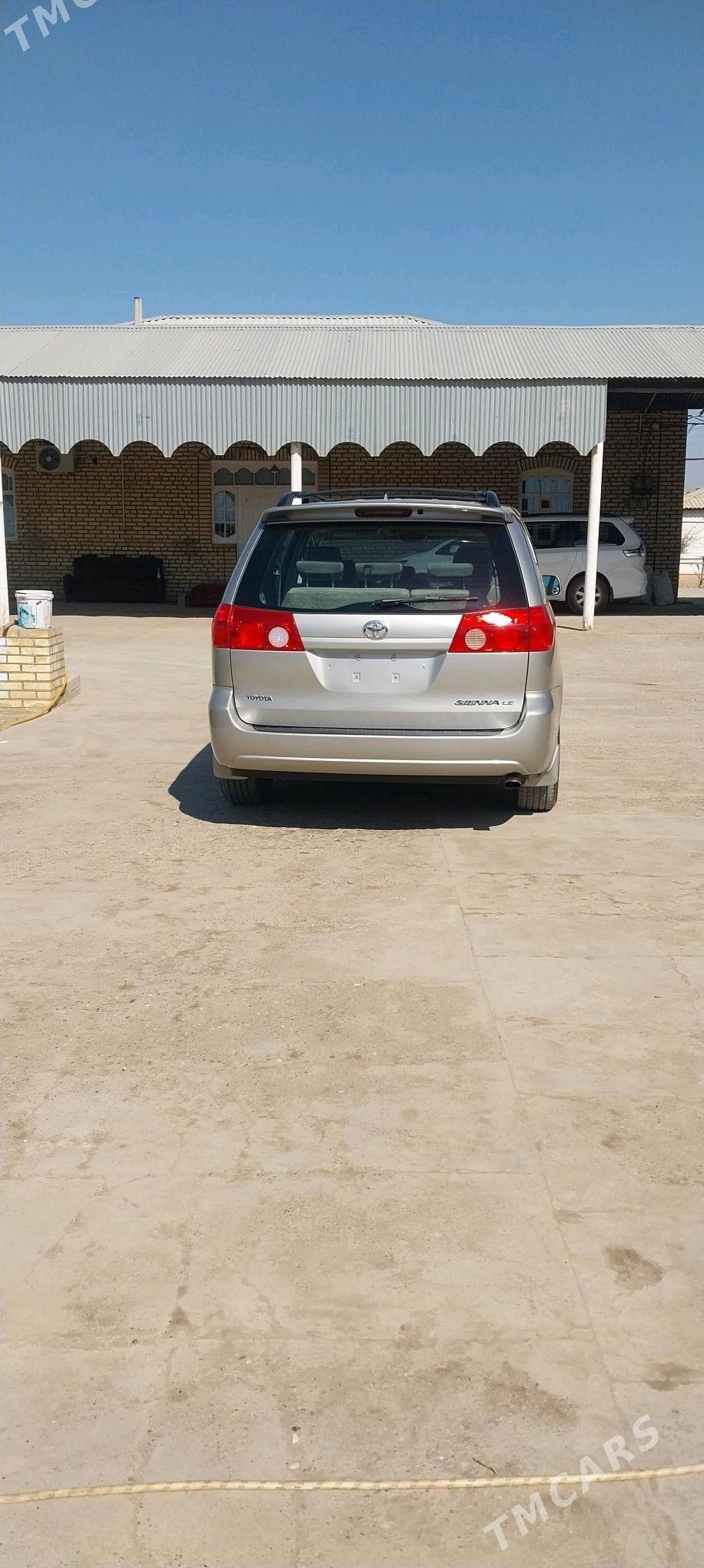 Toyota Sienna 2008 - 220 000 TMT - Мары - img 6