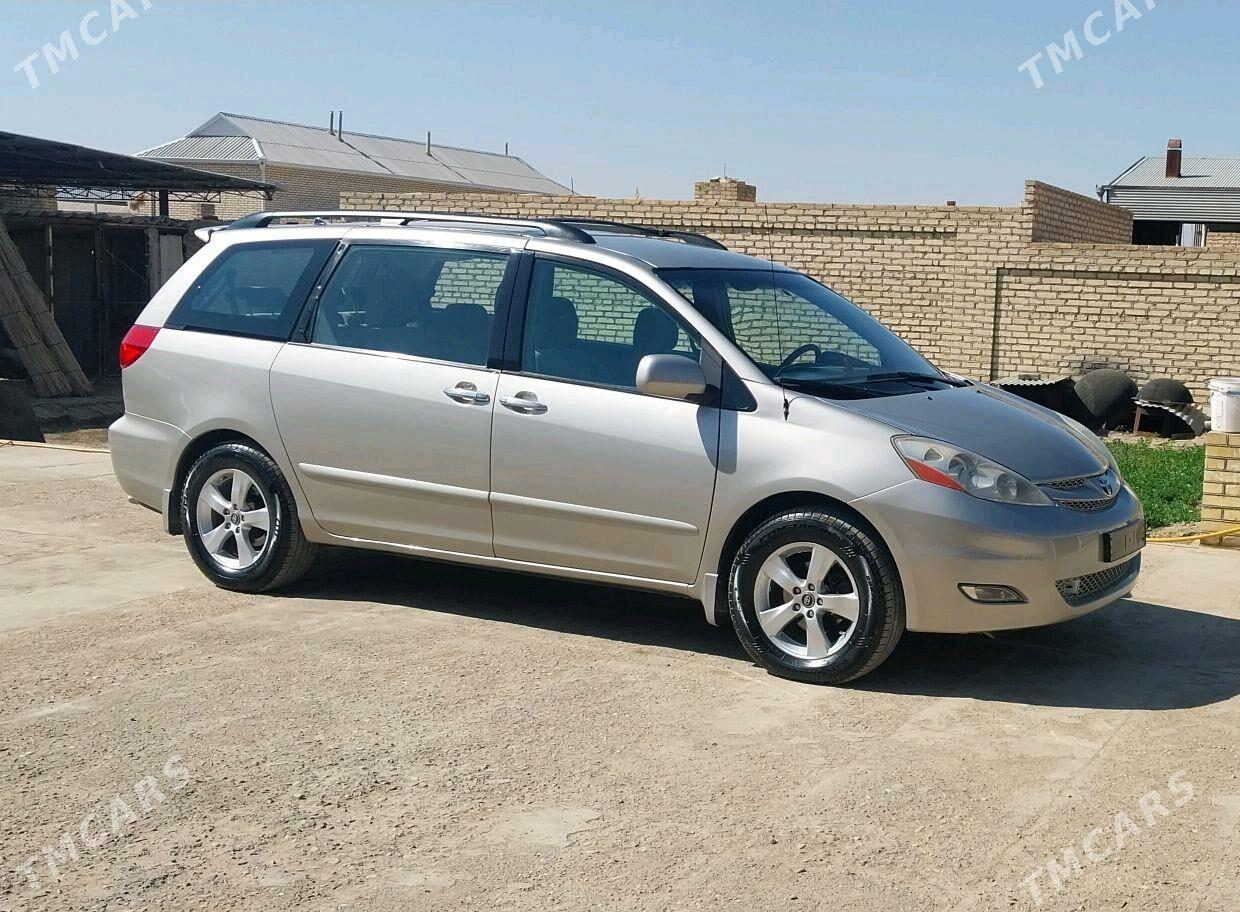Toyota Sienna 2008 - 220 000 TMT - Мары - img 5