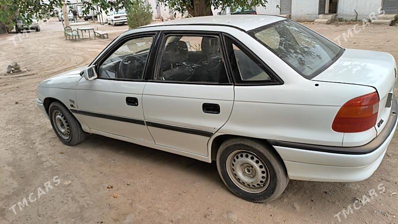 Opel Astra 1992 - 40 000 TMT - Гурбансолтан Едже - img 3