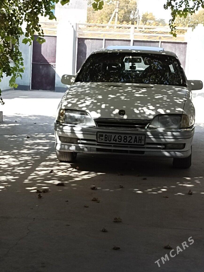 Opel Omega 1993 - 33 000 TMT - Кака - img 3