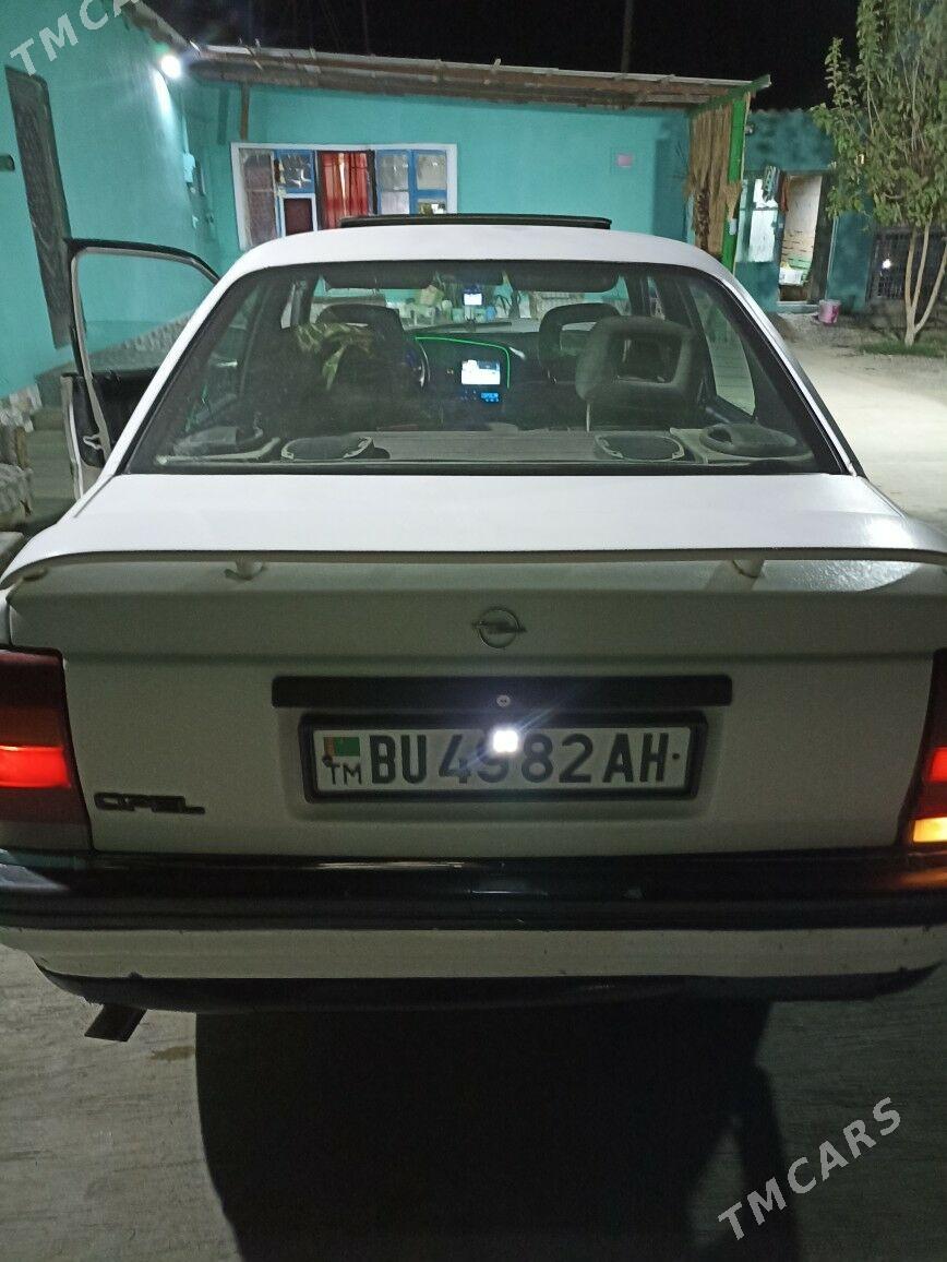 Opel Omega 1993 - 33 000 TMT - Кака - img 4