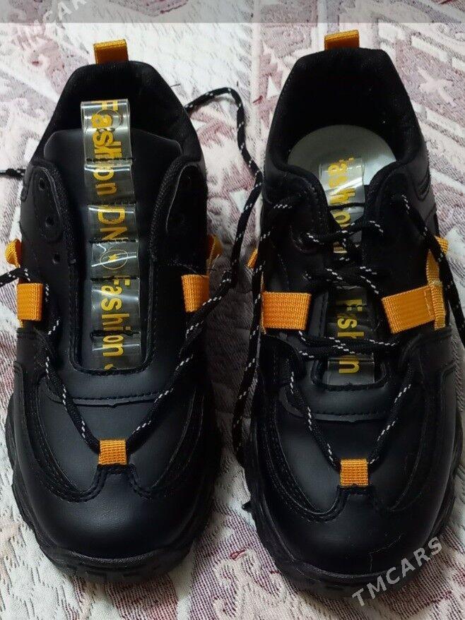 кроссовки - 2 мкр - img 2