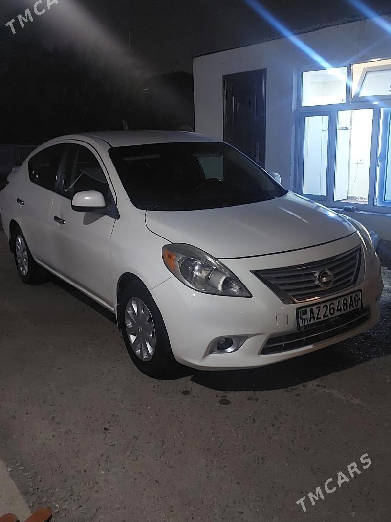 Nissan Versa 2013 - 128 000 TMT - Garadamak - img 6