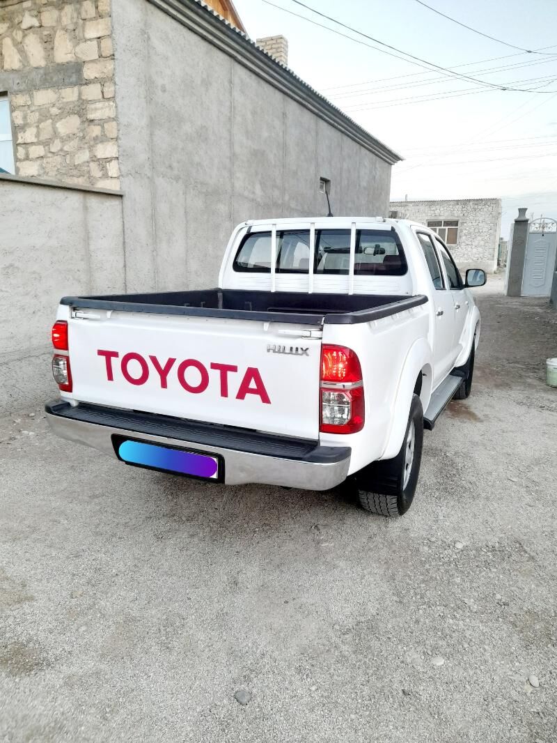Toyota Hilux 2010 - 245 000 TMT - Balkanabat - img 2