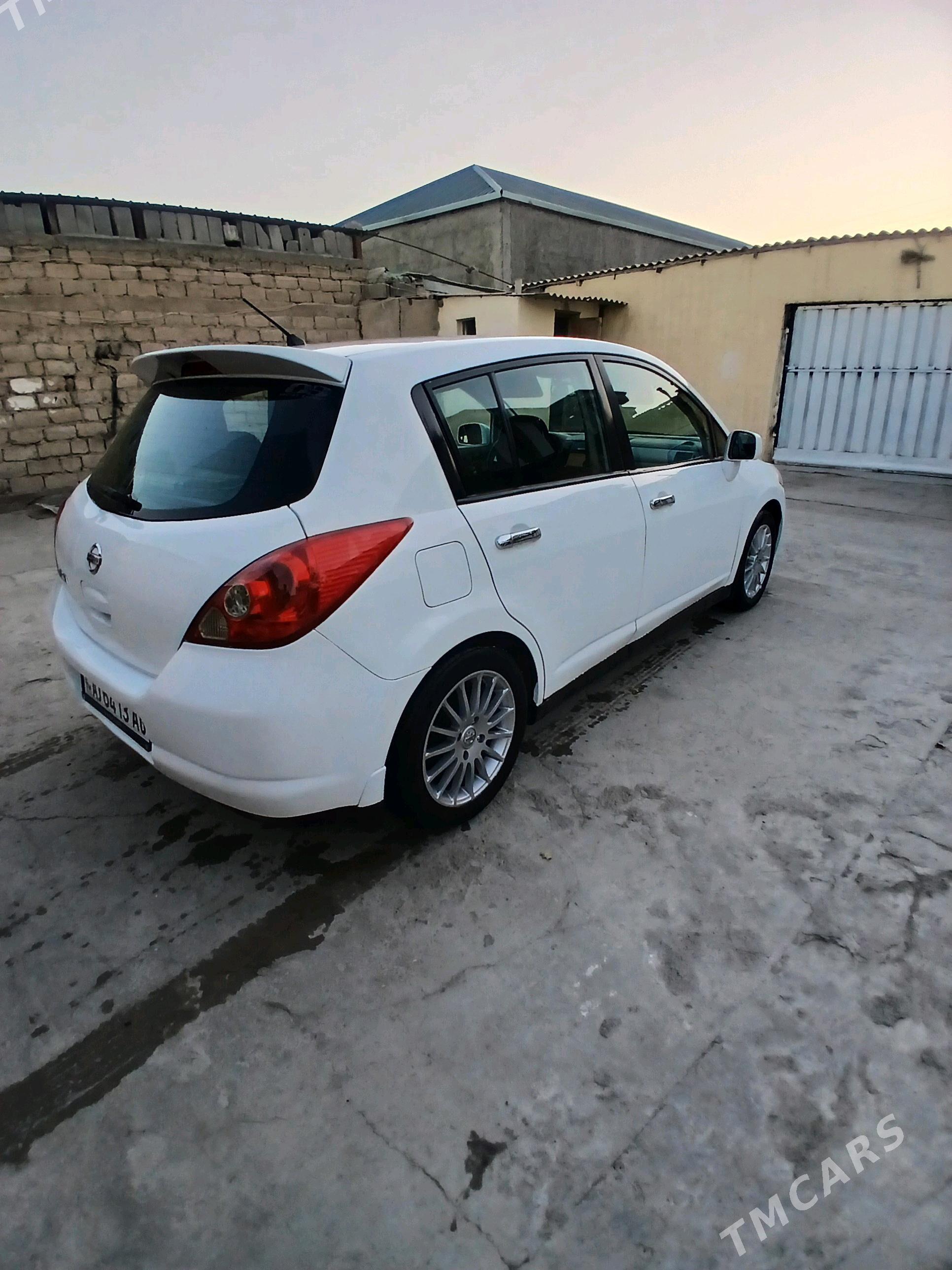 Nissan Versa 2010 - 130 000 TMT - Aşgabat - img 1