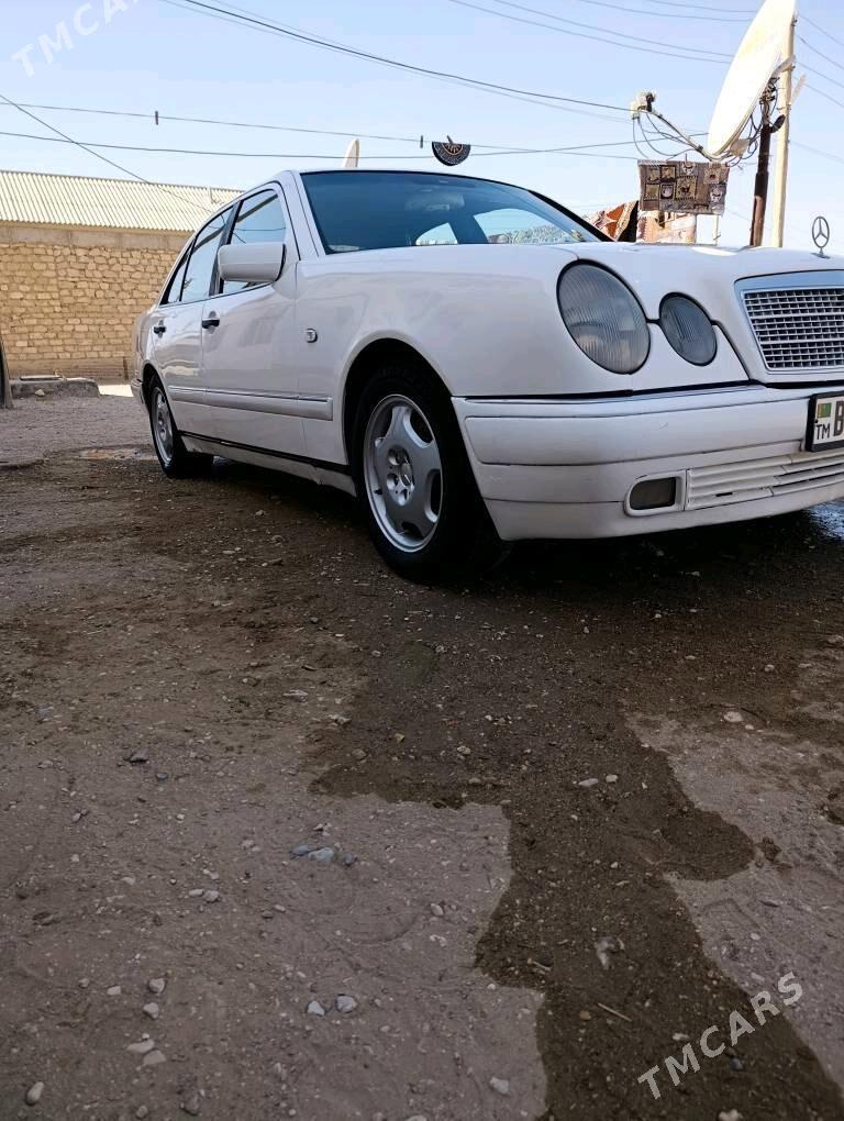 Mercedes-Benz E320 1996 - 90 000 TMT - Gumdag - img 2