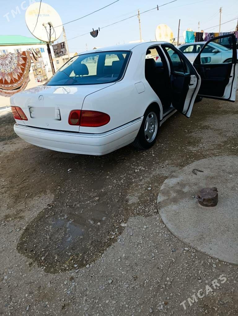 Mercedes-Benz E320 1996 - 90 000 TMT - Gumdag - img 6