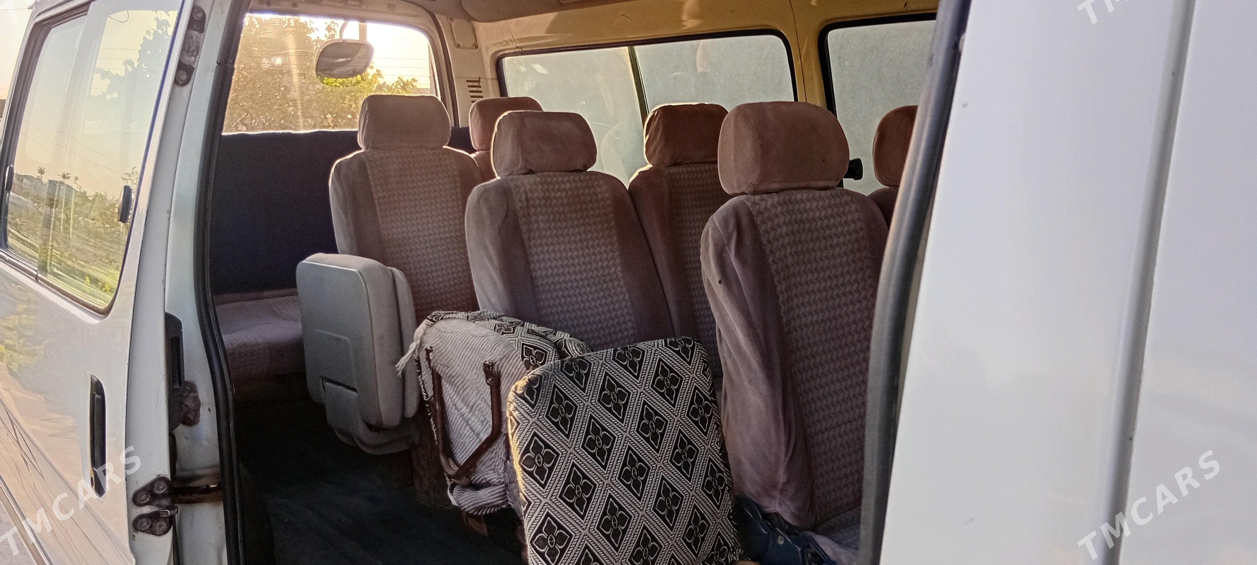 Toyota Hiace 2011 - 110 000 TMT - Мары - img 2