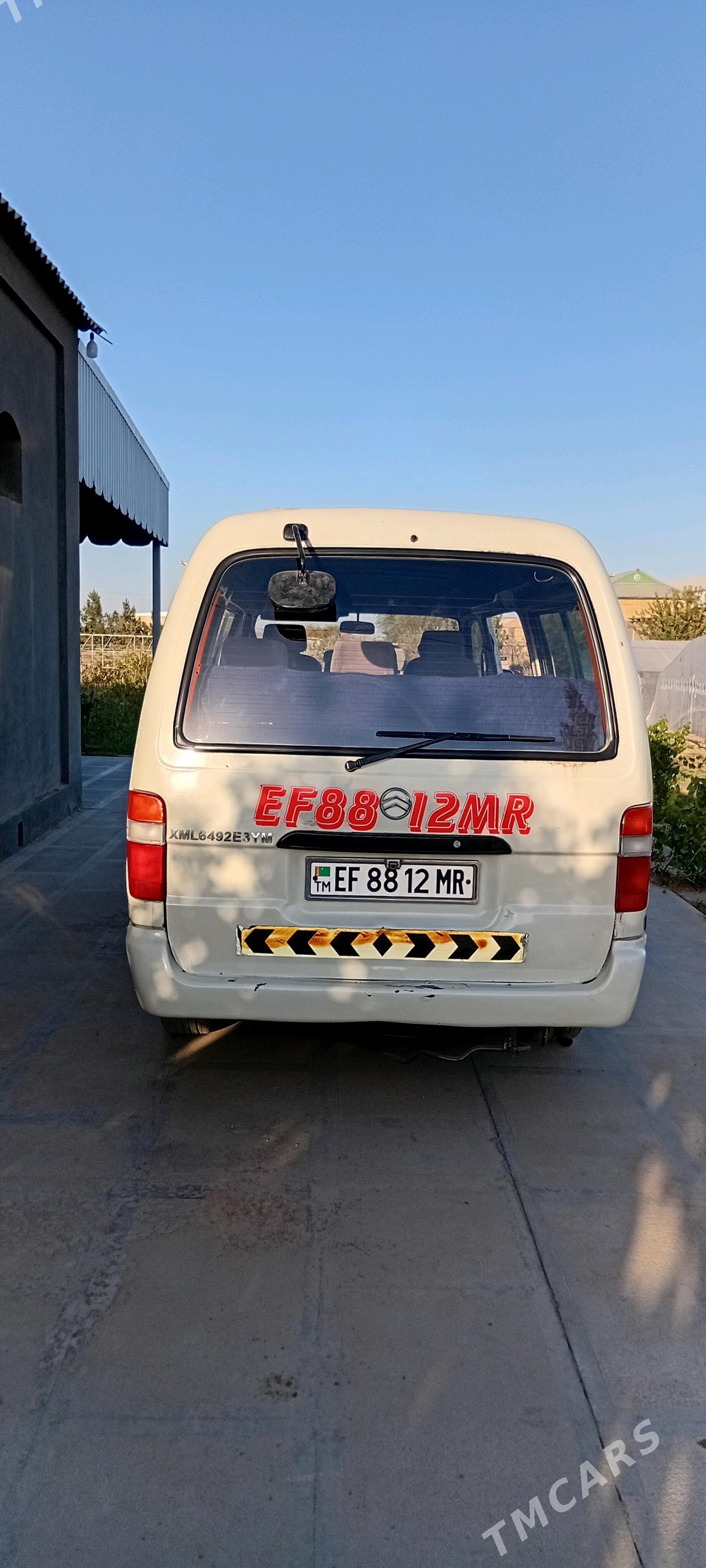 Toyota Hiace 2011 - 110 000 TMT - Мары - img 9