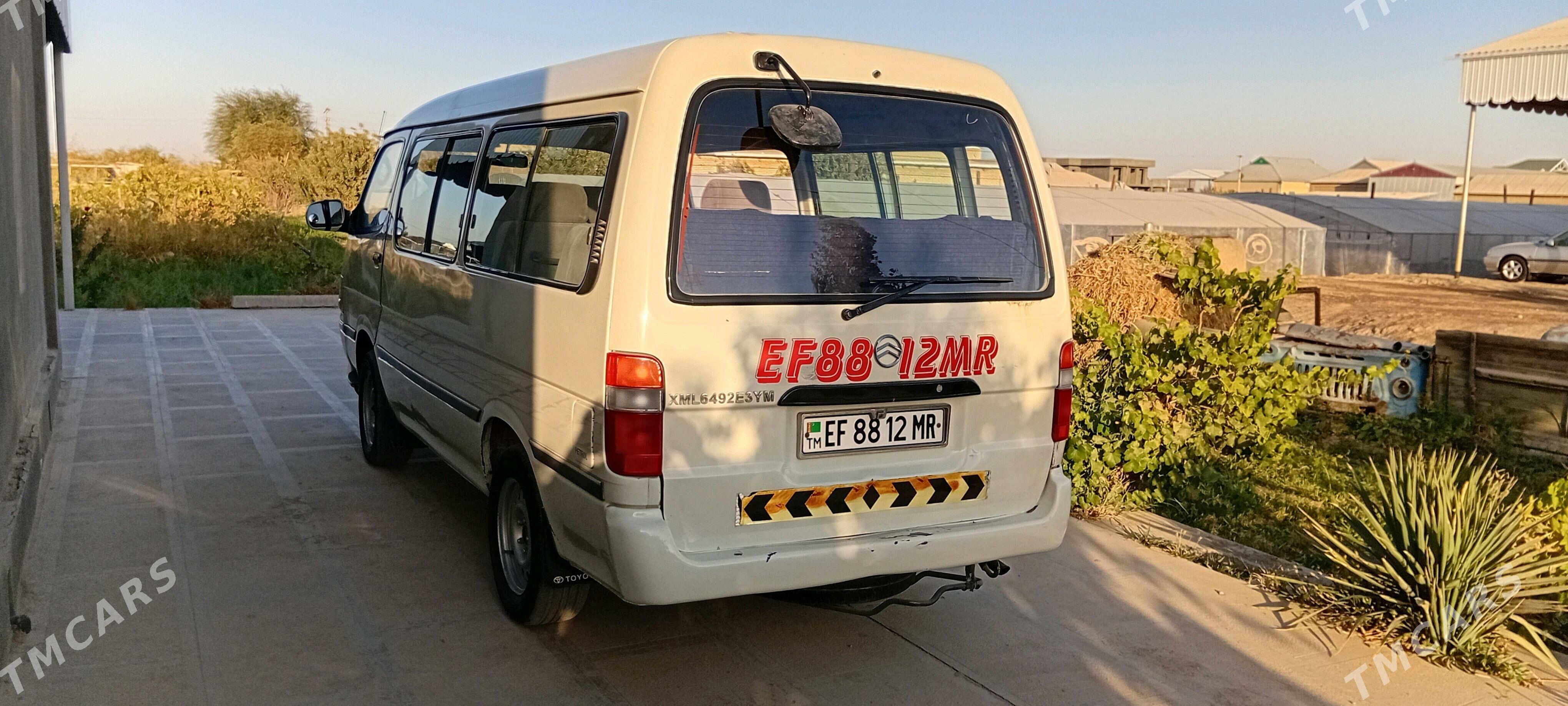 Toyota Hiace 2011 - 110 000 TMT - Мары - img 10