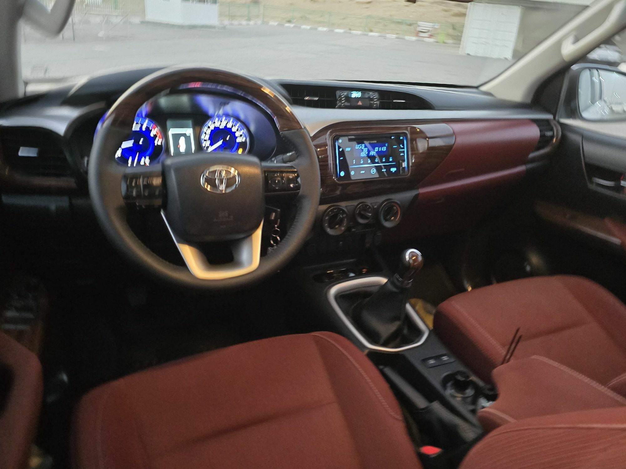 Toyota Hilux 2020 - 520 000 TMT - Ашхабад - img 3