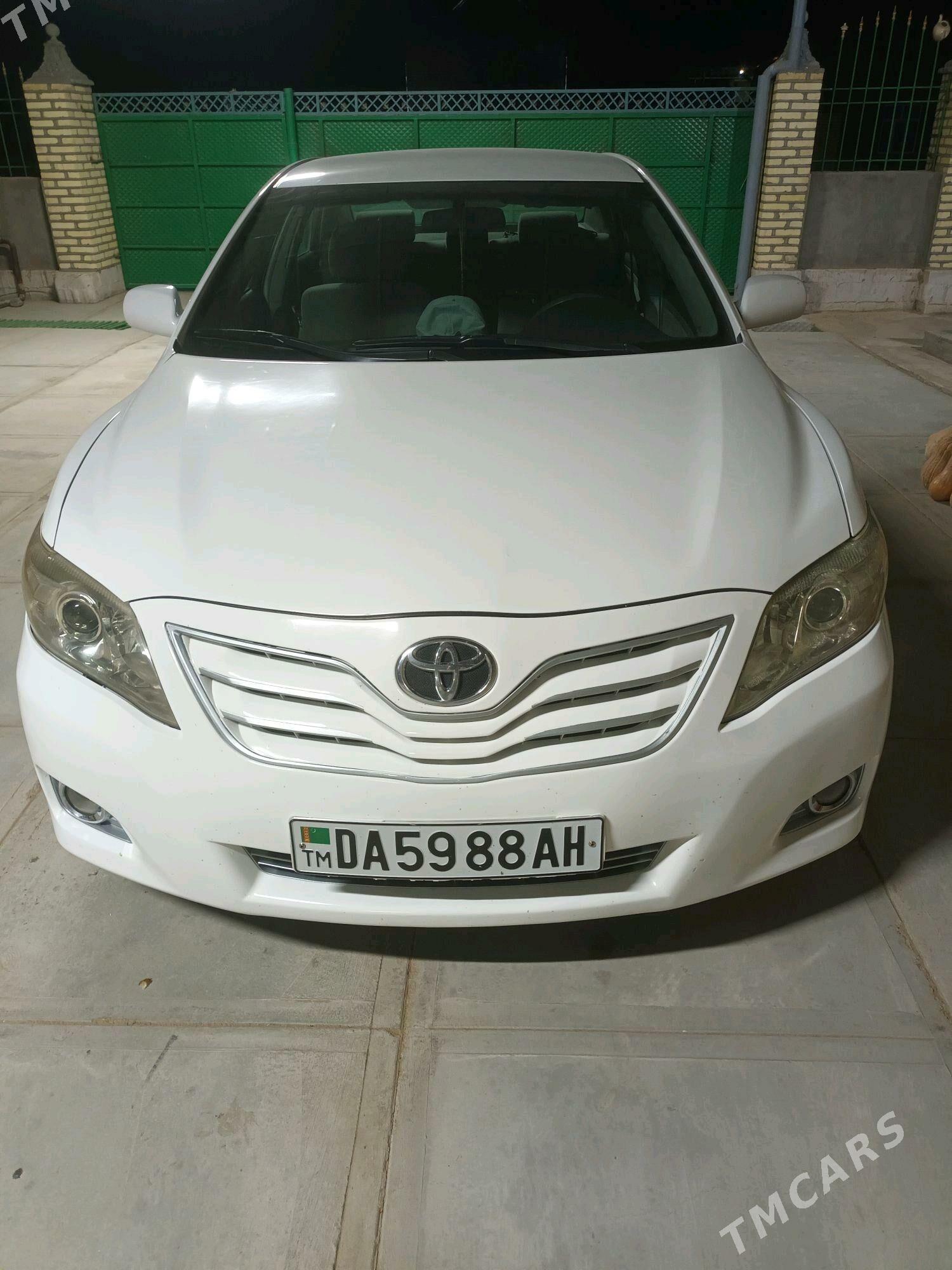 Toyota Camry 2010 - 190 000 TMT - Бабадайхан - img 2