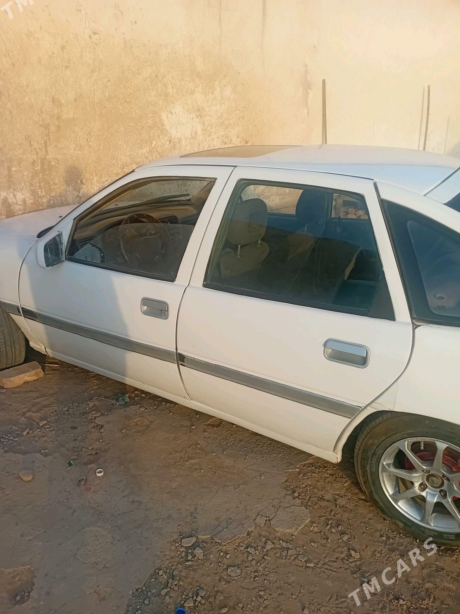 Opel Vectra 1990 - 22 000 TMT - Серахс - img 8
