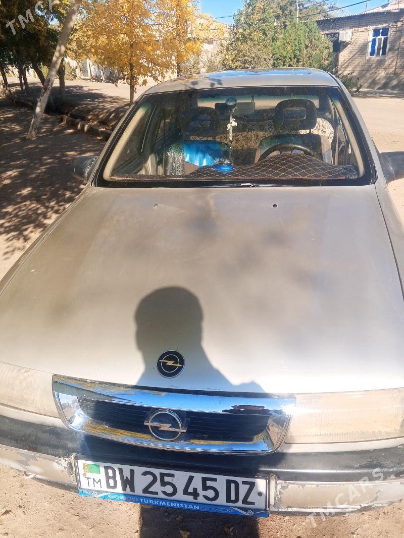 Opel Vectra 1990 - 25 000 TMT - Губадаг - img 1