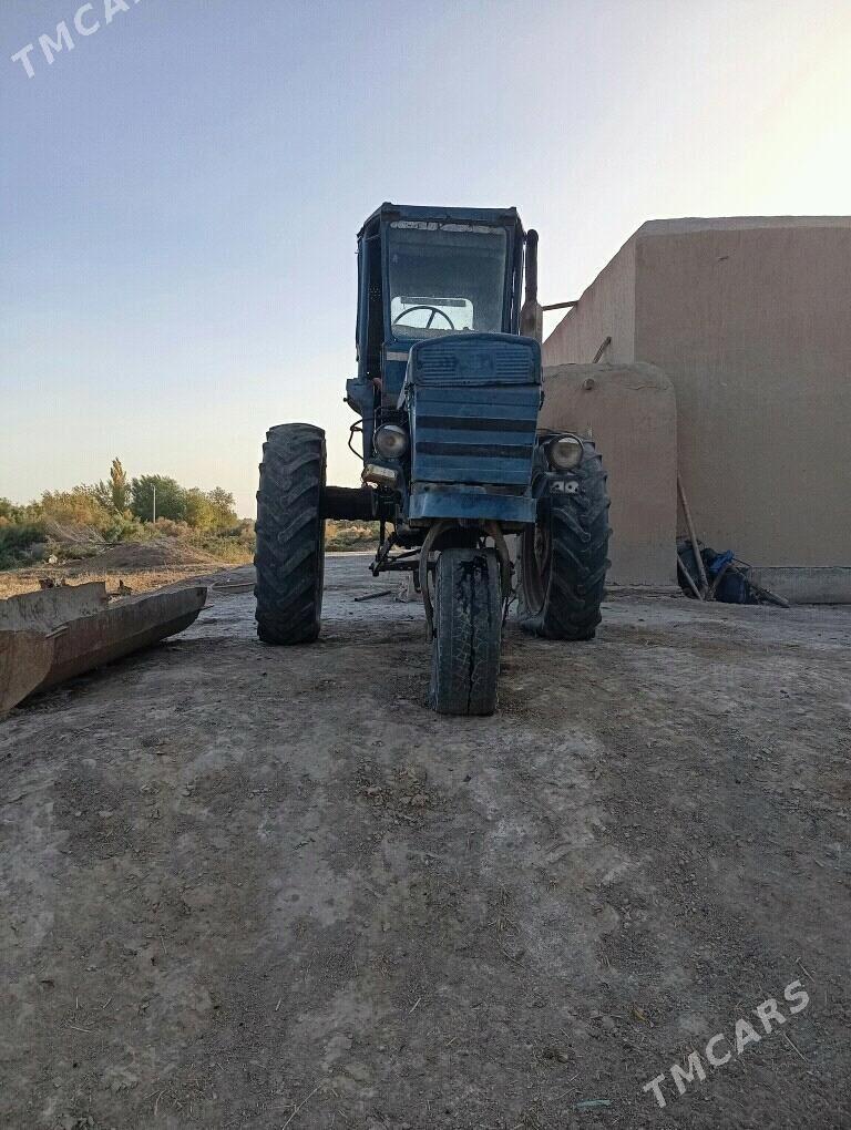 MTZ T-28 1981 - 25 000 TMT - Губадаг - img 1