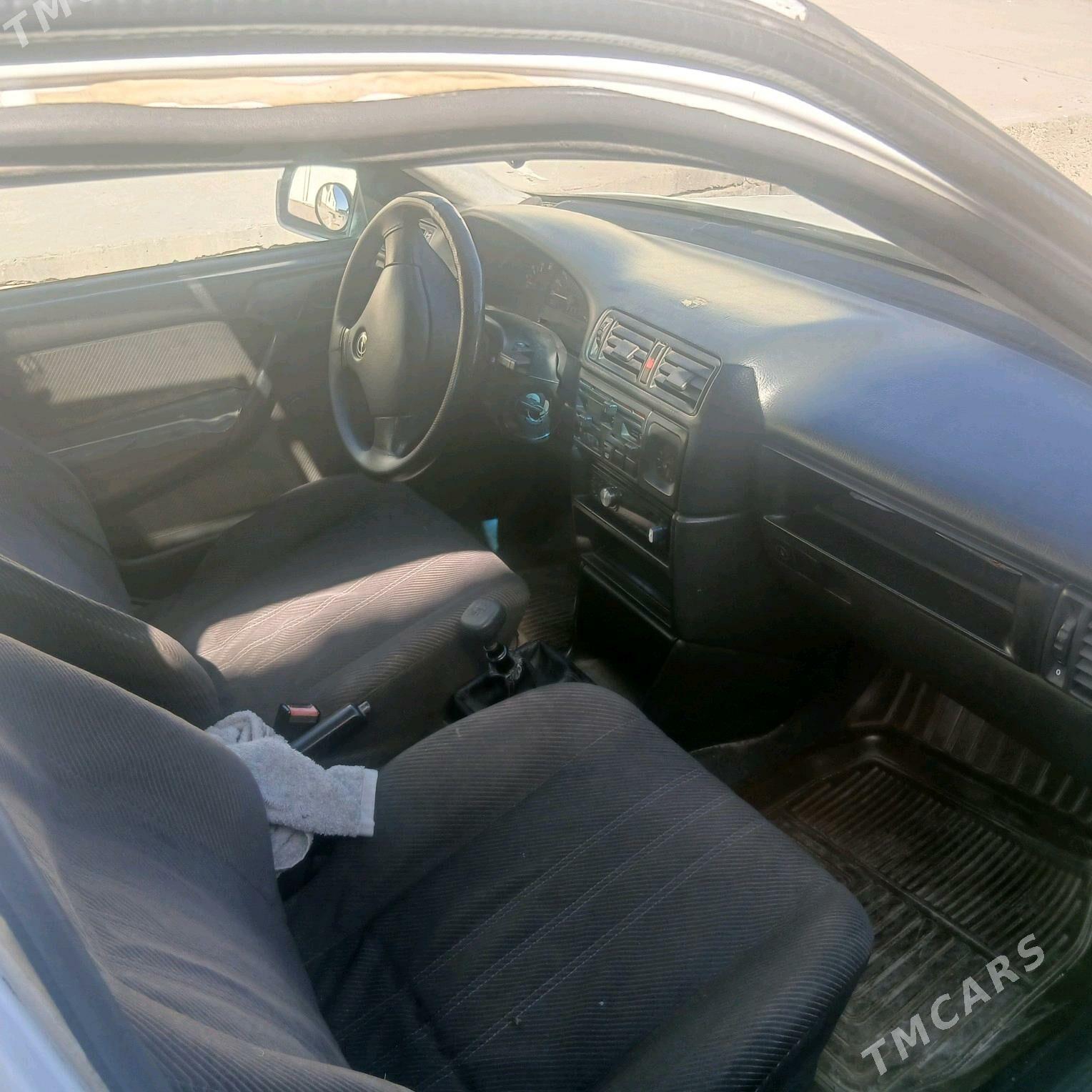 Opel Vectra 1990 - 45 000 TMT - Дашогуз - img 2