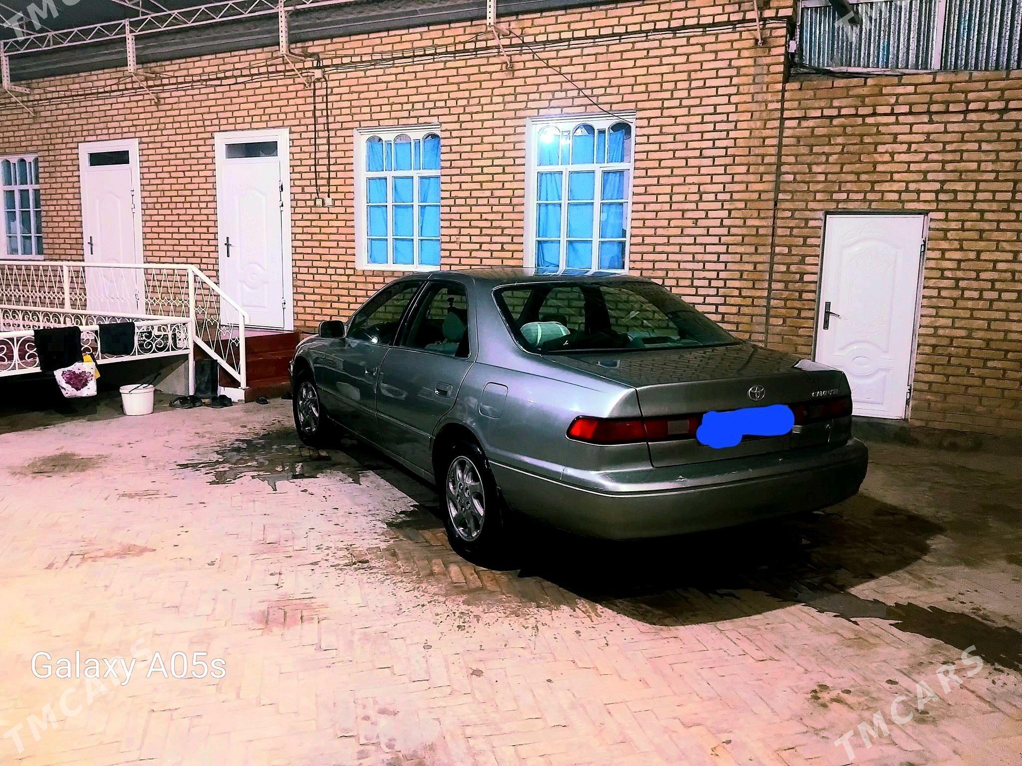 Toyota Camry 1999 - 140 000 TMT - Байрамали - img 3