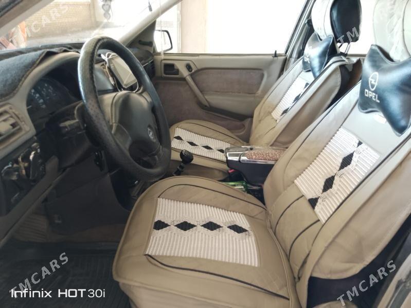 Opel Vectra 1992 - 45 000 TMT - Мургап - img 4