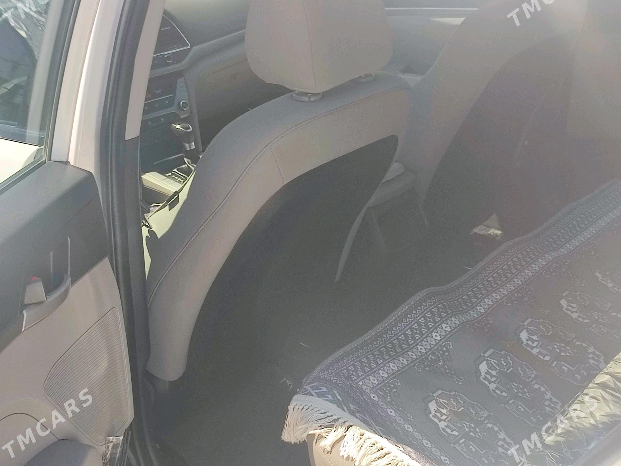 Hyundai Elantra 2017 - 197 000 TMT - Parahat 7 - img 1