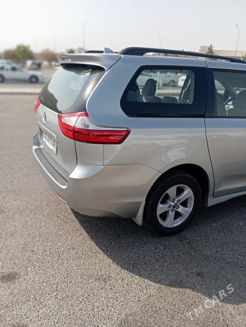 Toyota Sienna 2019 - 410 000 TMT - Мары - img 1