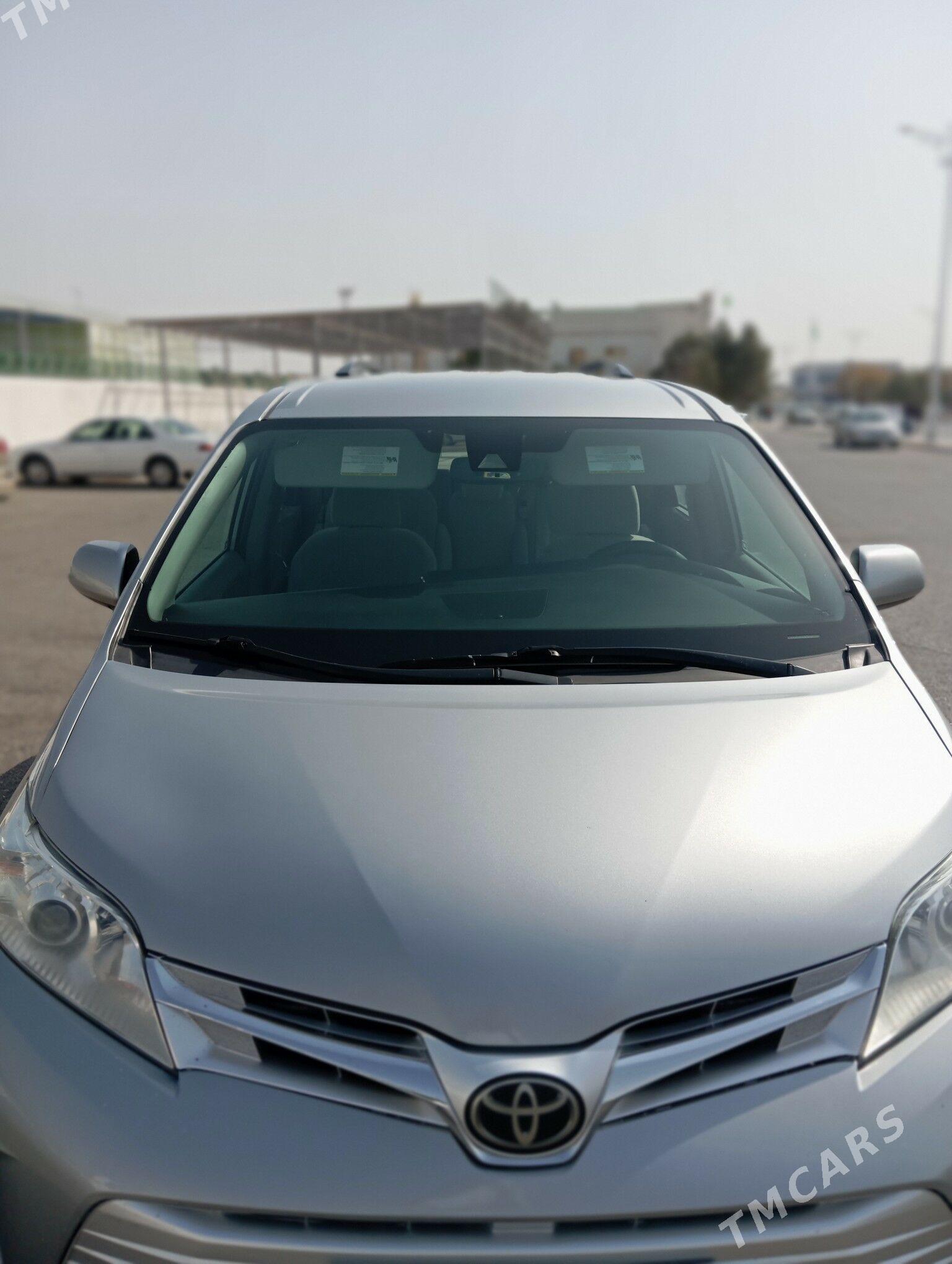 Toyota Sienna 2019 - 410 000 TMT - Мары - img 3