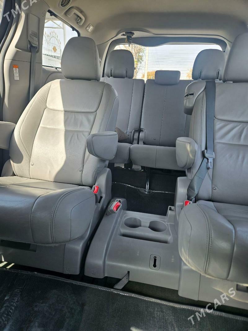 Toyota Sienna 2018 - 445 000 TMT - Гарадамак Шор - img 8