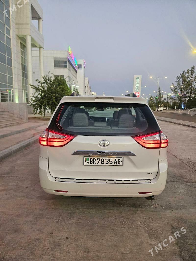 Toyota Sienna 2018 - 445 000 TMT - Гарадамак Шор - img 1