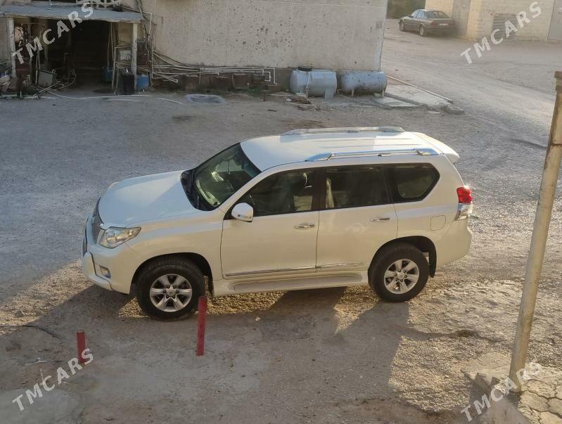 Toyota Land Cruiser Prado 2010 - 500 000 TMT - Гумдаг - img 4