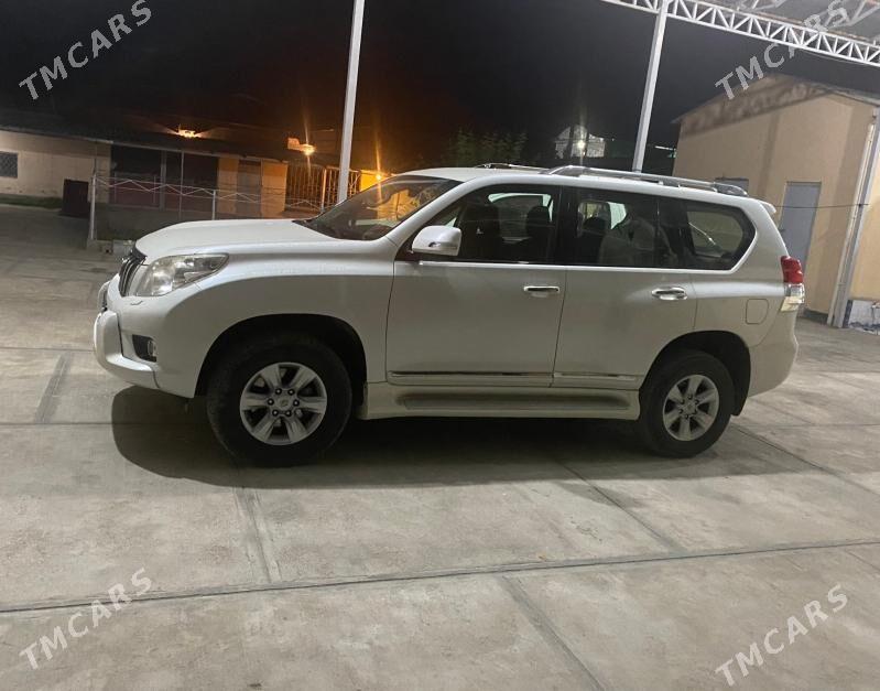 Toyota Land Cruiser Prado 2010 - 500 000 TMT - Гумдаг - img 3