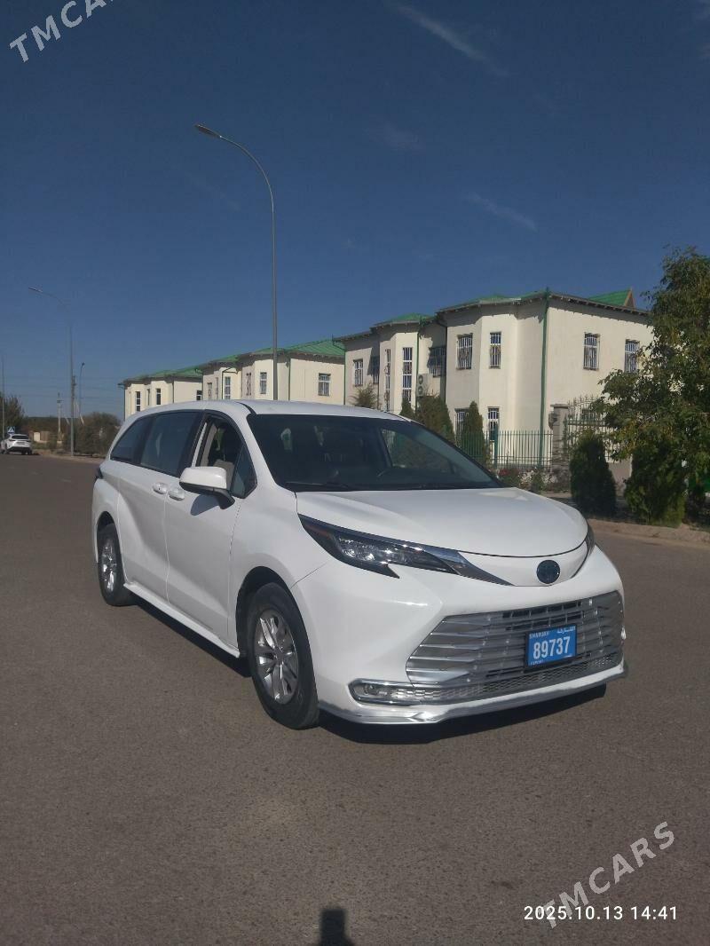 Toyota Sienna 2022 - 420 000 TMT - Daşoguz - img 2