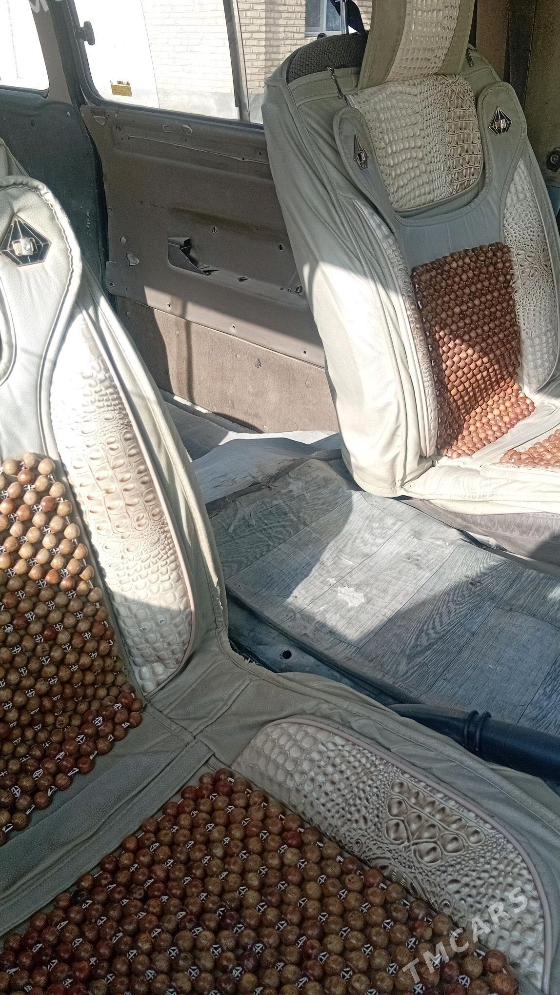Toyota Hiace 1989 - 33 000 TMT - Сакарчага - img 1