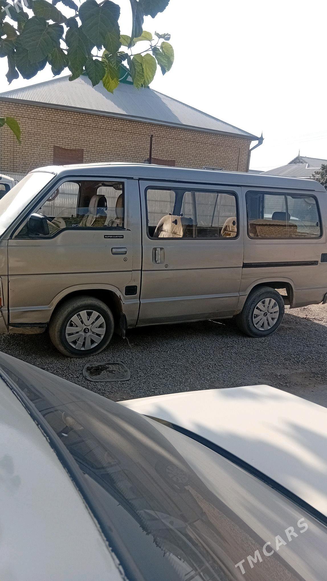 Toyota Hiace 1989 - 33 000 TMT - Сакарчага - img 5