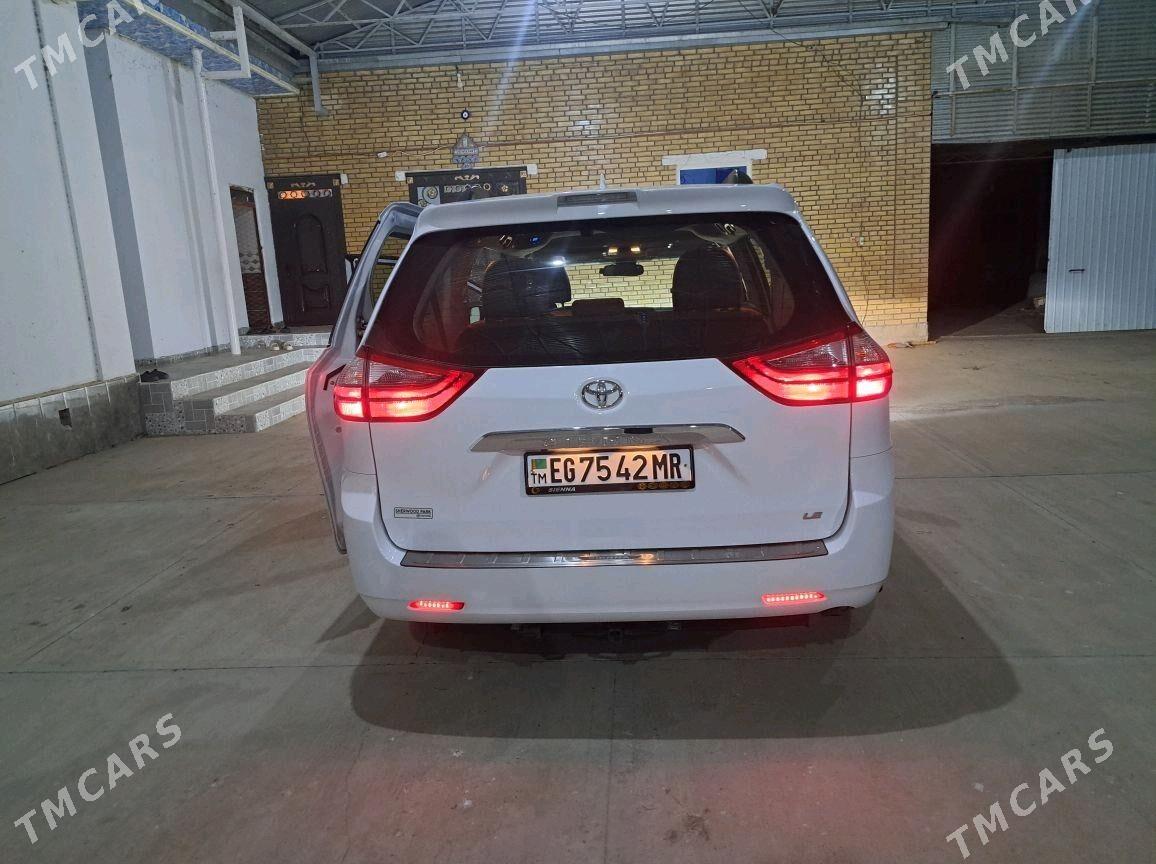 Toyota Sienna 2020 - 500 000 TMT - Байрамали - img 3