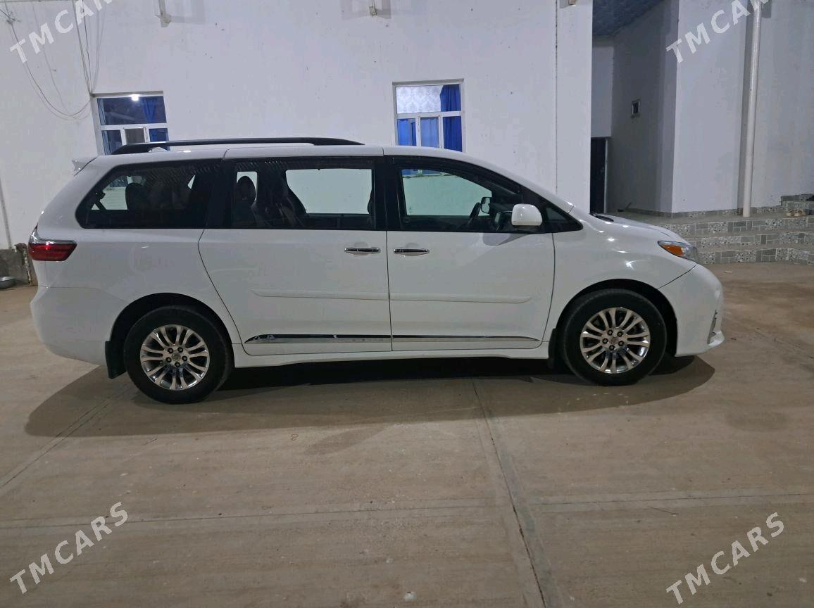 Toyota Sienna 2020 - 500 000 TMT - Байрамали - img 8