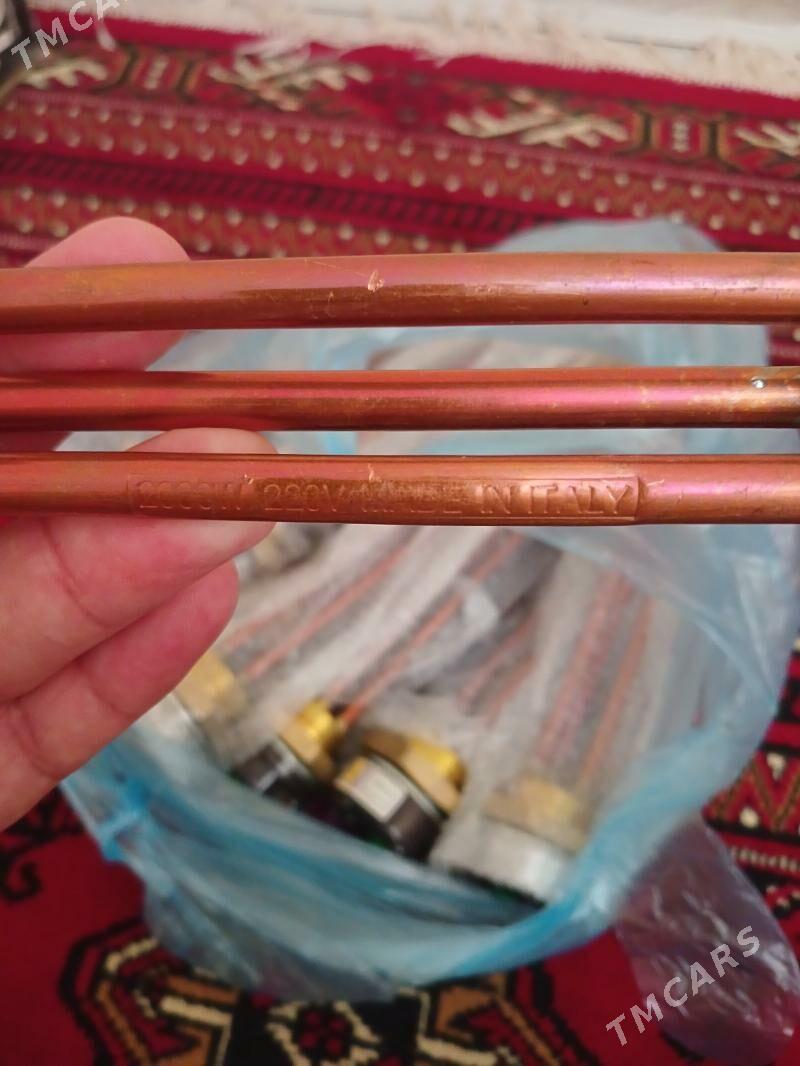 Ten - Sarahs - img 1