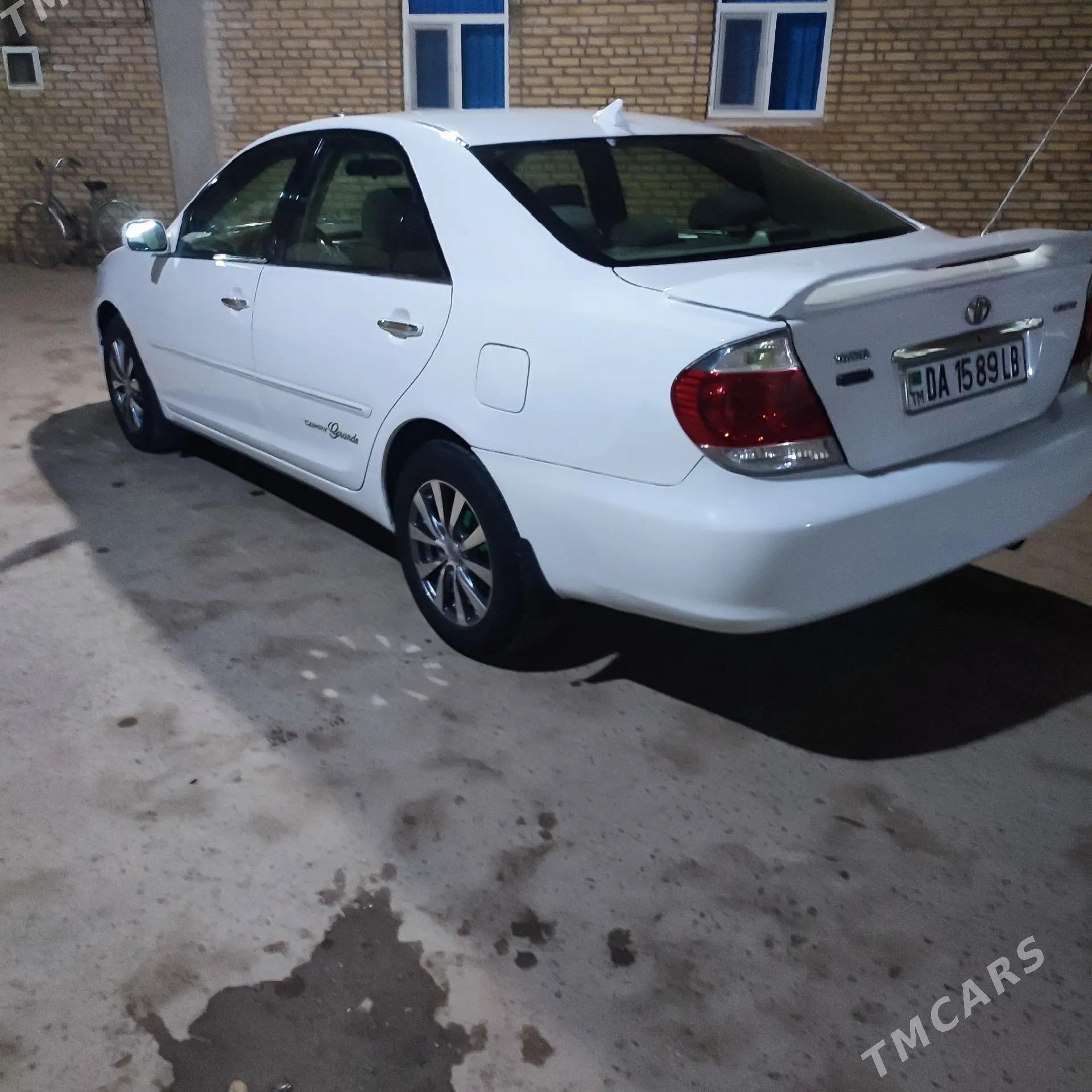 Toyota Camry 2005 - 165 000 TMT - Дянев - img 1