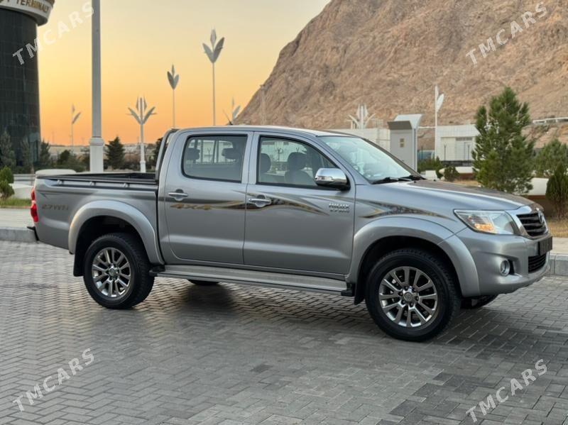 Toyota Hilux 2015 - 460 000 TMT - Türkmenbaşy - img 4