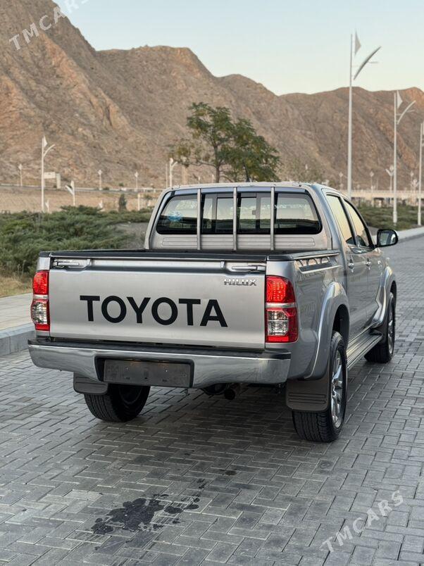 Toyota Hilux 2015 - 460 000 TMT - Türkmenbaşy - img 1
