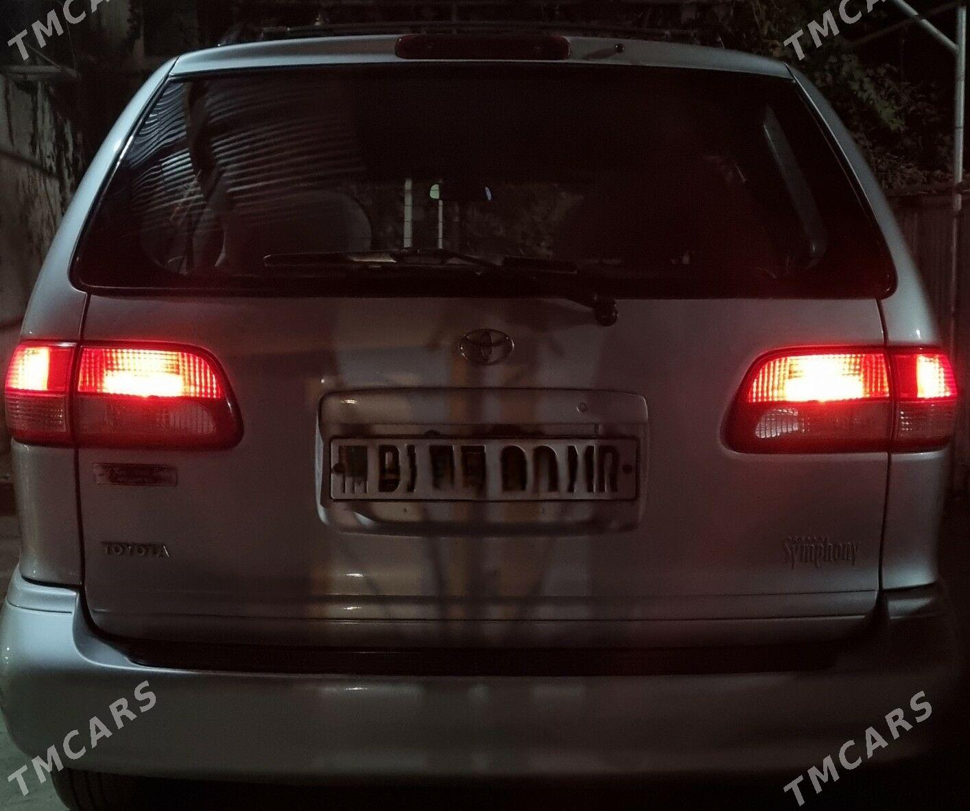 Toyota Sienna 2002 - 175 000 TMT - Mary - img 1